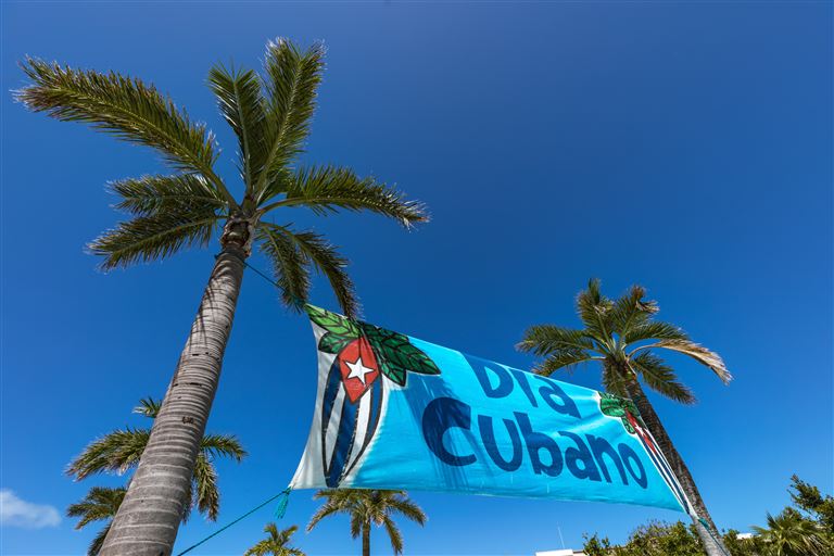Kuba Reise mit Baden ©Jean-Claude Caprara/adobestock